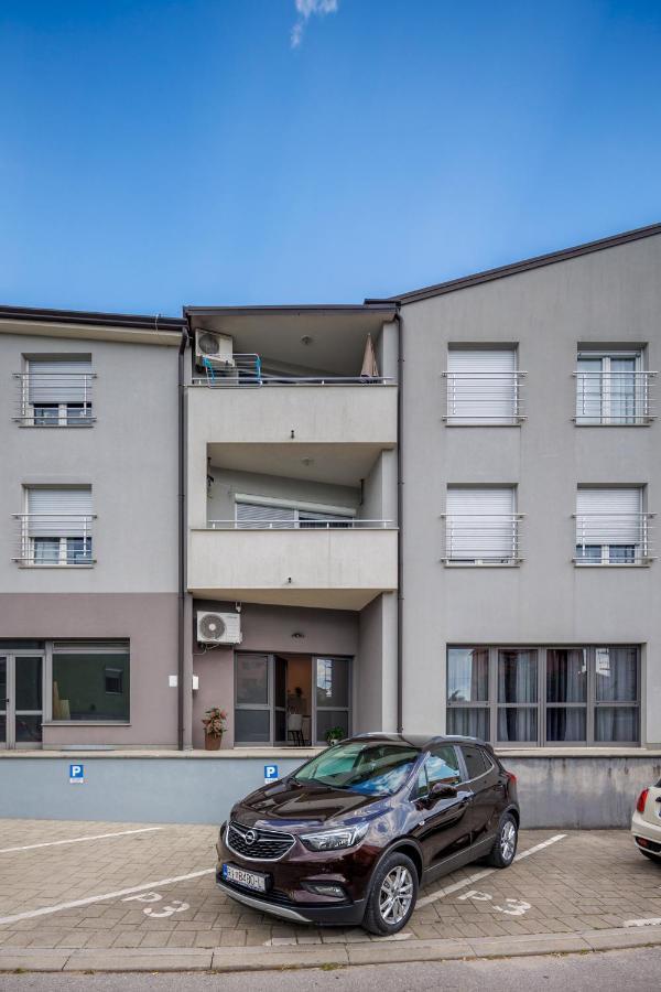 Terra 5 Deluxe Apartment On The Ground Floor With Private Parking Rijeka Dış mekan fotoğraf
